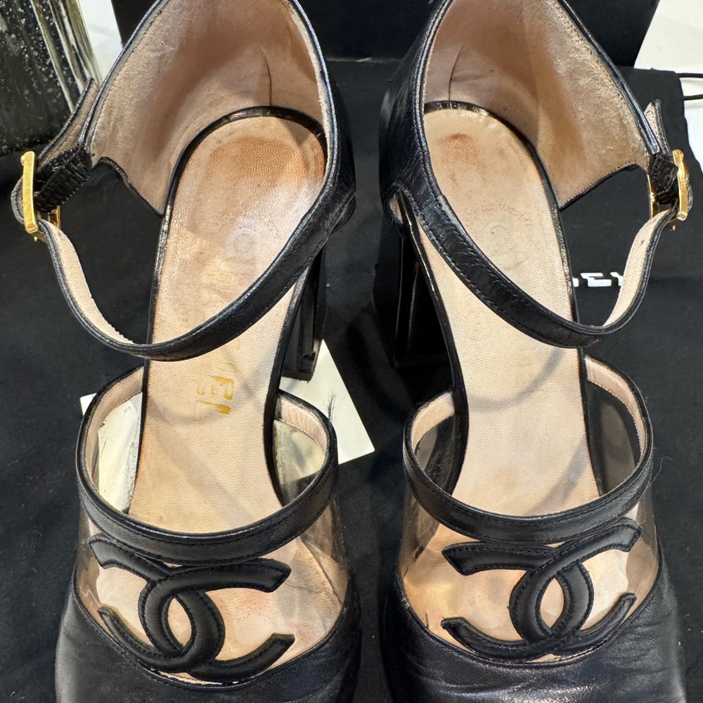 Authentic Chanel Black Chevron Women's Shoes - Picture 7 of 15